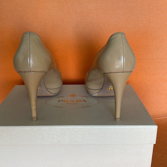 Prada Nude Platform Pumps, size 39 - Picture 4 of 16